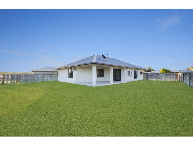 93 Daintree Drive, Bushland Beach QLD 4818