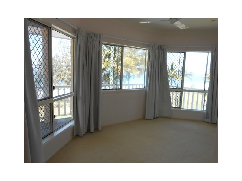 65 Cay Street, Saunders Beach QLD 4818