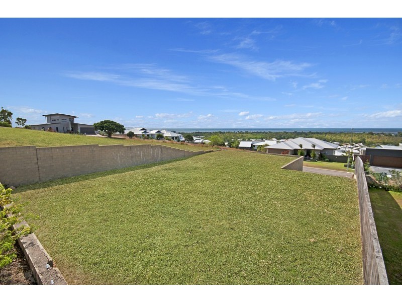 23 Cashell Crescent, Bushland Beach QLD 4818