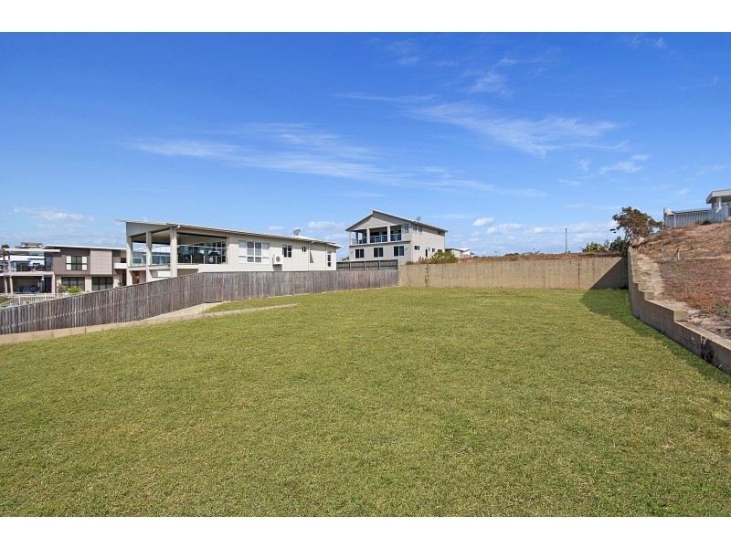 23 Cashell Crescent, Bushland Beach QLD 4818