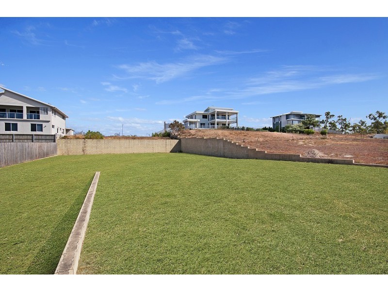 23 Cashell Crescent, Bushland Beach QLD 4818