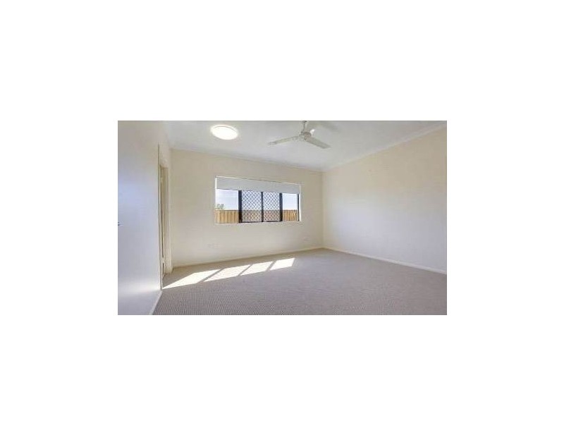 2 Rattray Street, Bushland Beach QLD 4818
