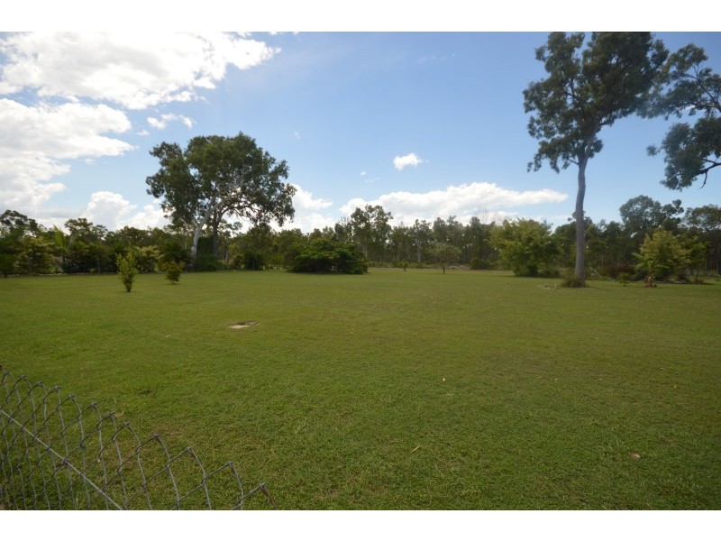 25 Salamanda Street, Bluewater QLD 4818