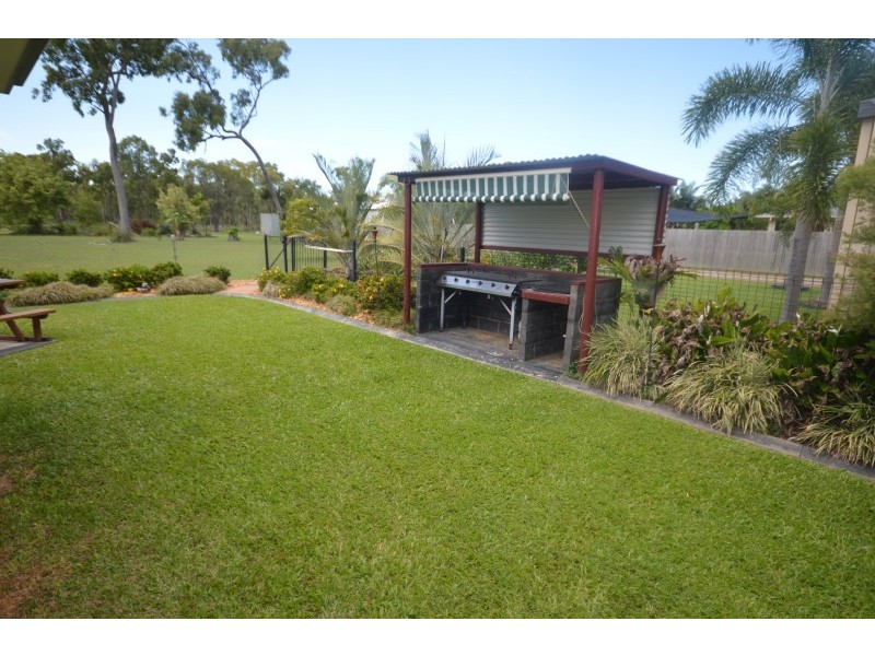 25 Salamanda Street, Bluewater QLD 4818