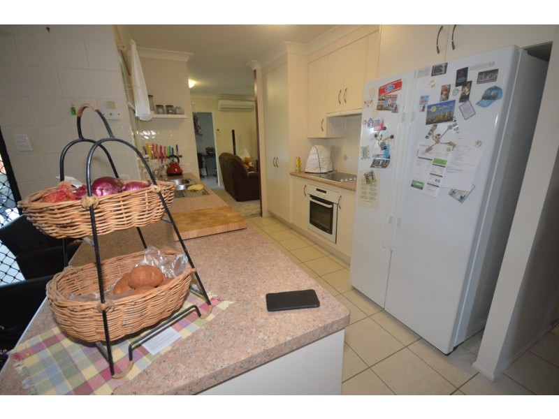 25 Salamanda Street, Bluewater QLD 4818