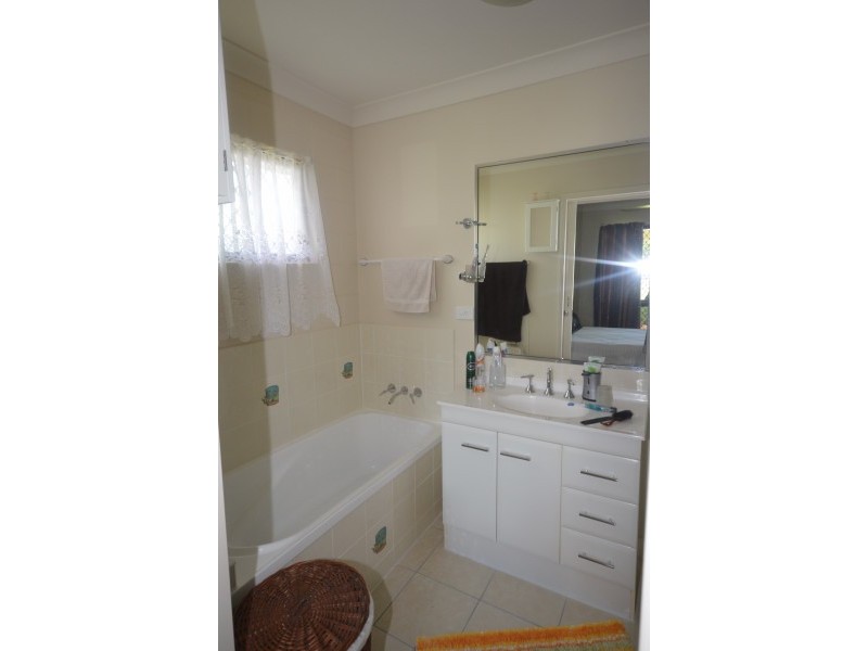 25 Salamanda Street, Bluewater QLD 4818