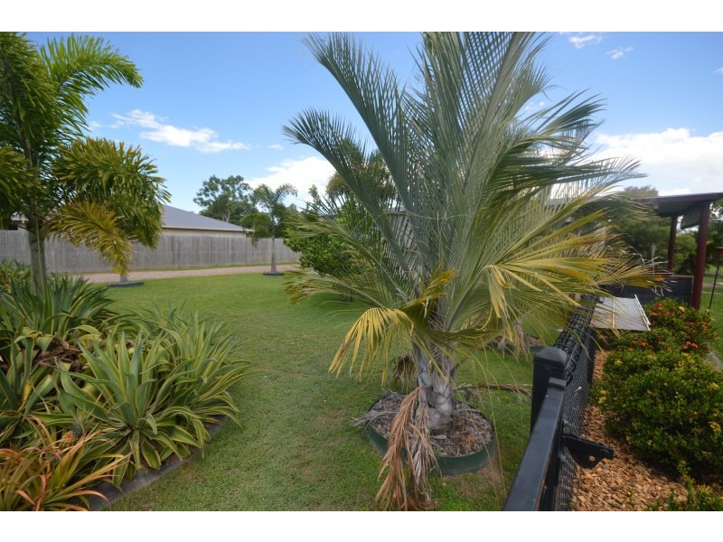 25 Salamanda Street, Bluewater QLD 4818