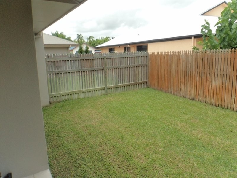 2/16 Marita Court, Bushland Beach QLD 4818