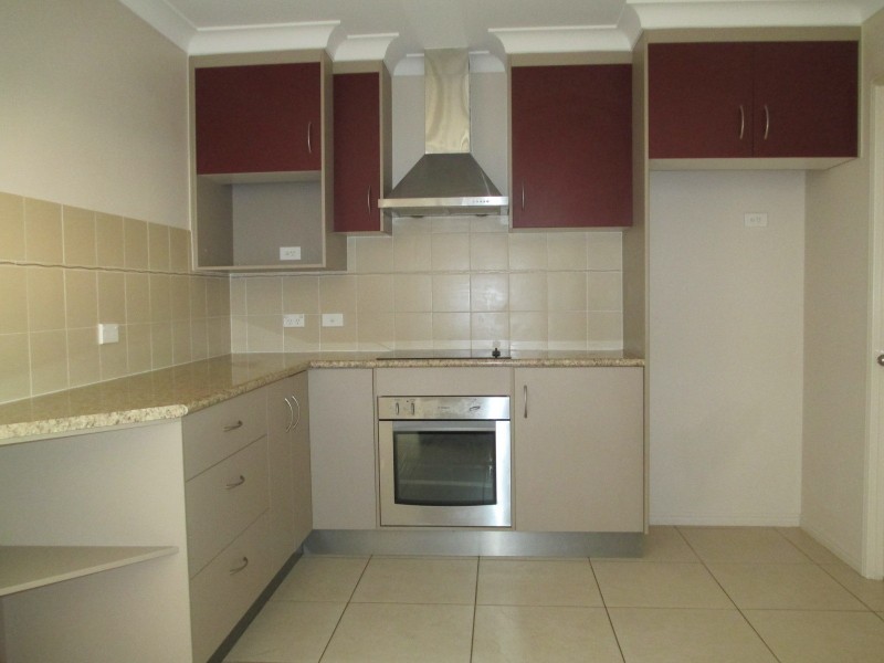 2/16 Marita Court, Bushland Beach QLD 4818