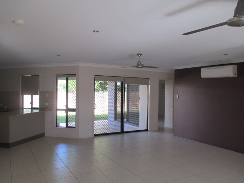 2/16 Marita Court, Bushland Beach QLD 4818