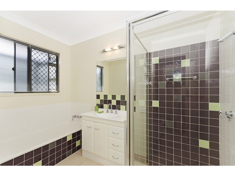 34 Seabrook Circuit, Bushland Beach QLD 4818