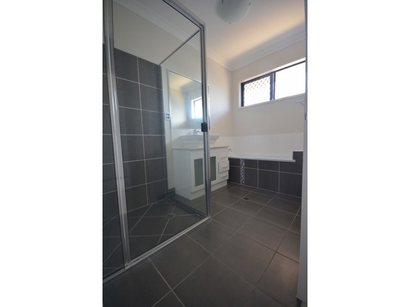 59 Hillock Crescent, Bushland Beach QLD 4818