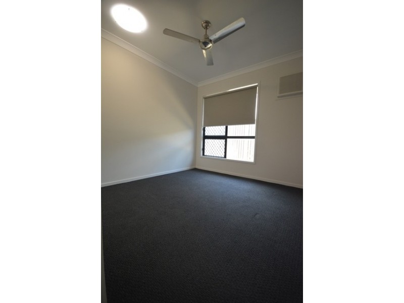 59 Hillock Crescent, Bushland Beach QLD 4818