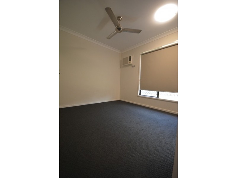 59 Hillock Crescent, Bushland Beach QLD 4818