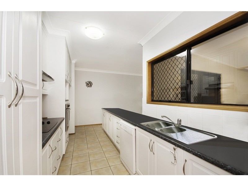 34 Greentree Cct, Bushland Beach QLD 4818