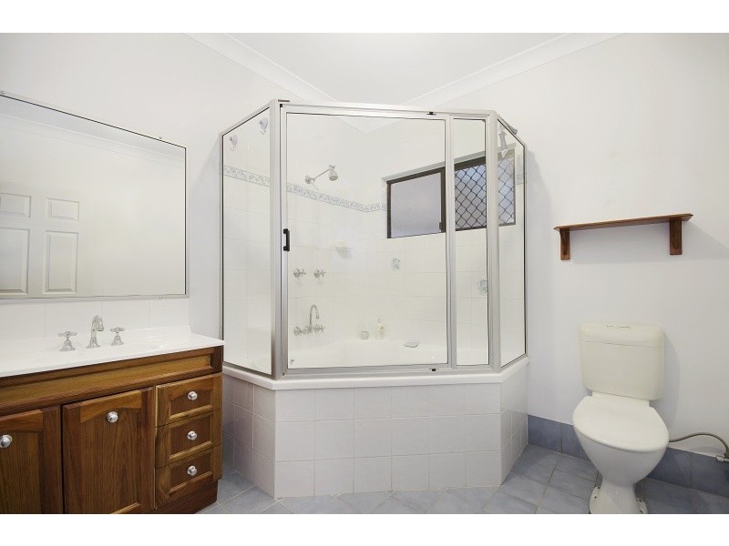 34 Greentree Cct, Bushland Beach QLD 4818