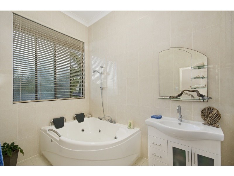 15 Genesta Court, Bushland Beach QLD 4818