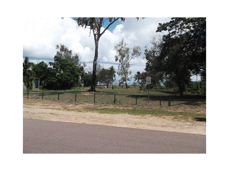 25 The Esplanade, Toolakea QLD 4818