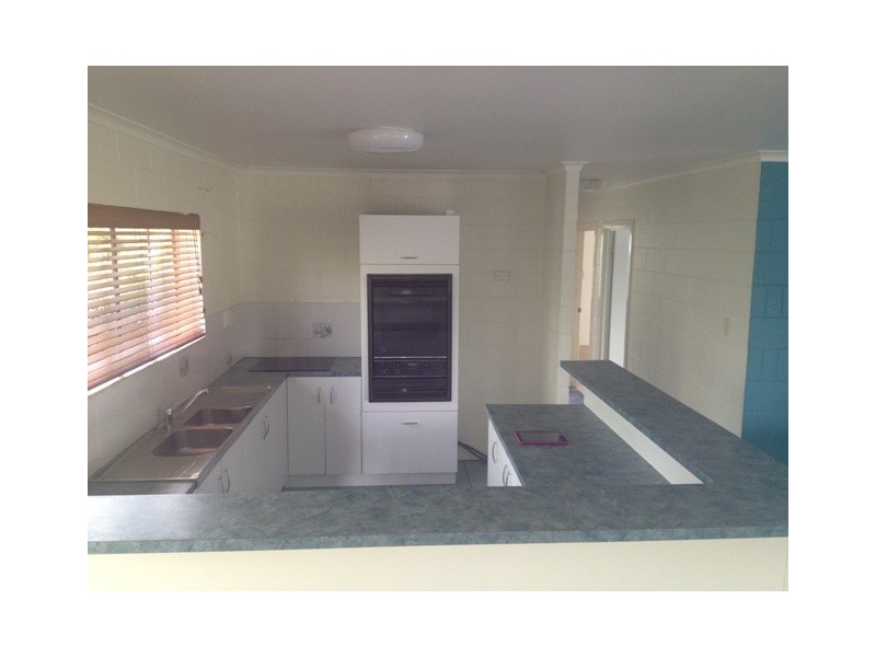 25 The Esplanade, Toolakea QLD 4818