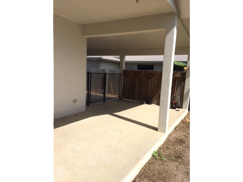 120 Daintree Drive, Bushland Beach QLD 4818