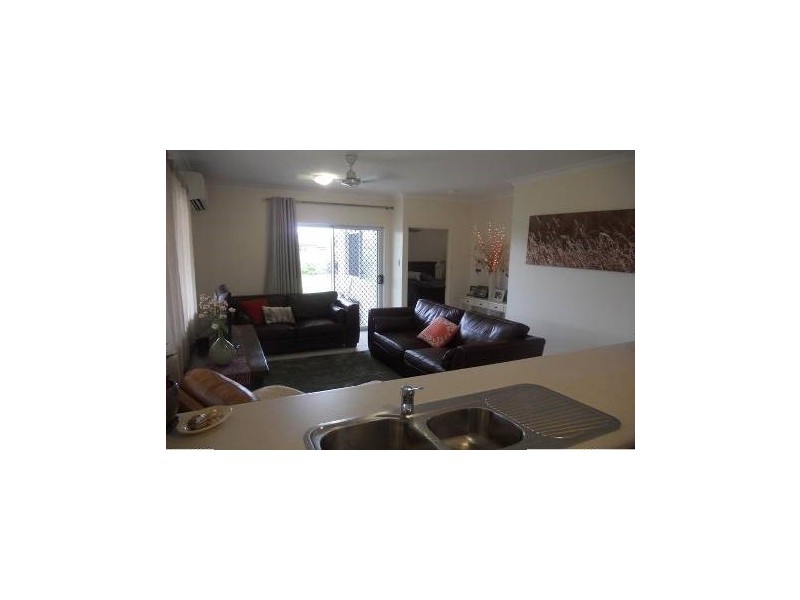 120 Daintree Drive, Bushland Beach QLD 4818