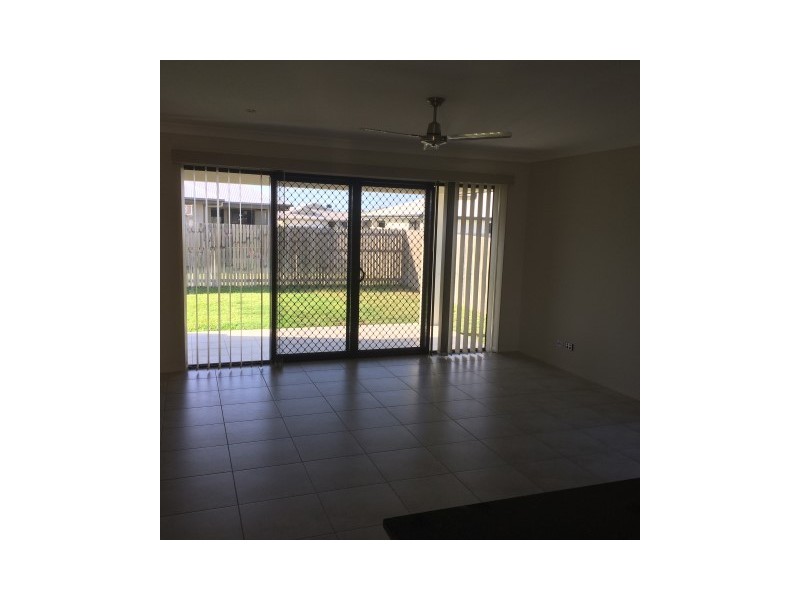 4 Ellenor Street, Mount Low QLD 4818