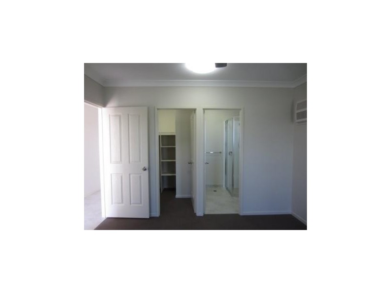 4 Ellenor Street, Mount Low QLD 4818