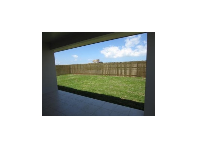 4 Ellenor Street, Mount Low QLD 4818