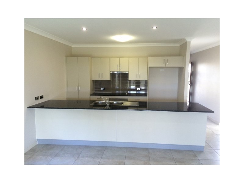 4 Ellenor Street, Mount Low QLD 4818