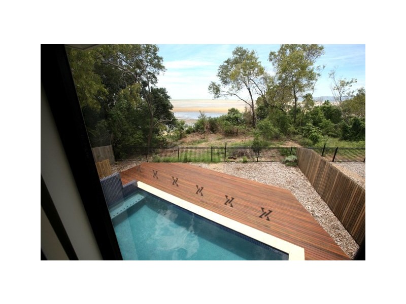 28B Jamaica Crescent, Bushland Beach QLD 4818