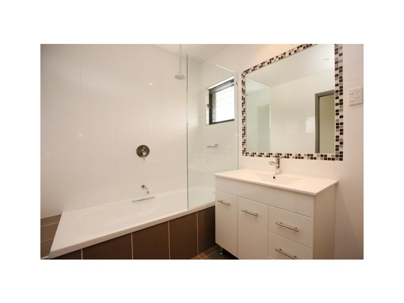 28B Jamaica Crescent, Bushland Beach QLD 4818