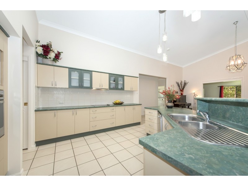 8 Brenton Circuit, Deeragun QLD 4818