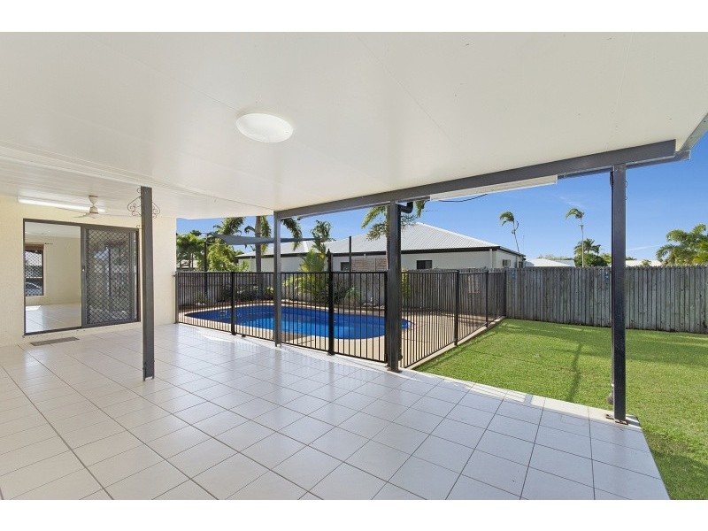 2 Buller Close, Mount Louisa QLD 4814