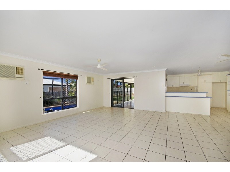 2 Buller Close, Mount Louisa QLD 4814