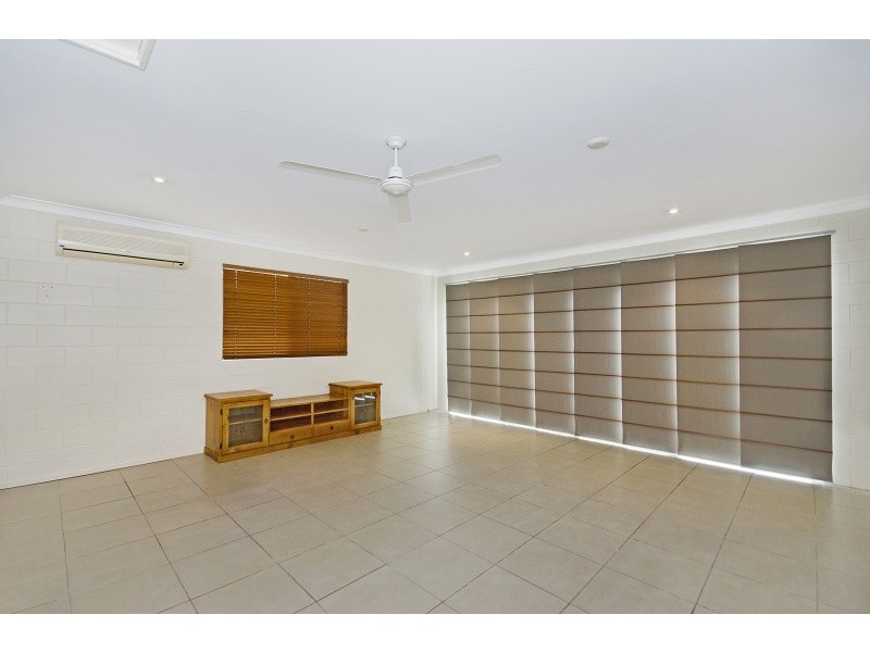 2 Buller Close, Mount Louisa QLD 4814