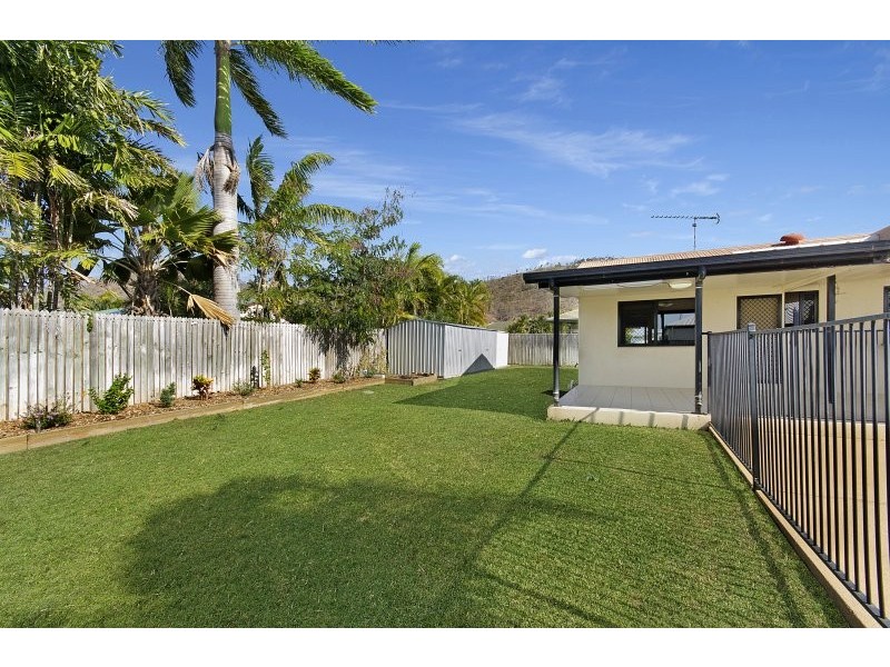 2 Buller Close, Mount Louisa QLD 4814