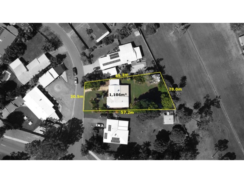 4 Lotus ct, Bushland Beach QLD 4818