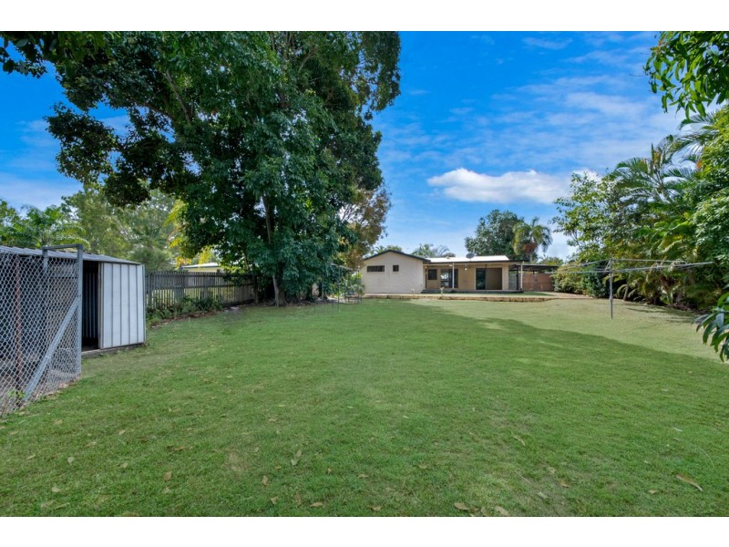 4 Lotus ct, Bushland Beach QLD 4818