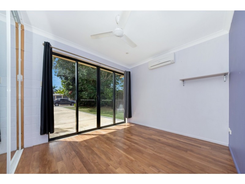 4 Lotus ct, Bushland Beach QLD 4818