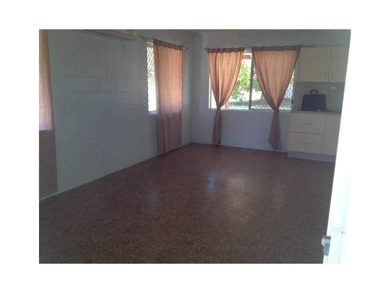 83 The Esplanade, Toolakea QLD 4818