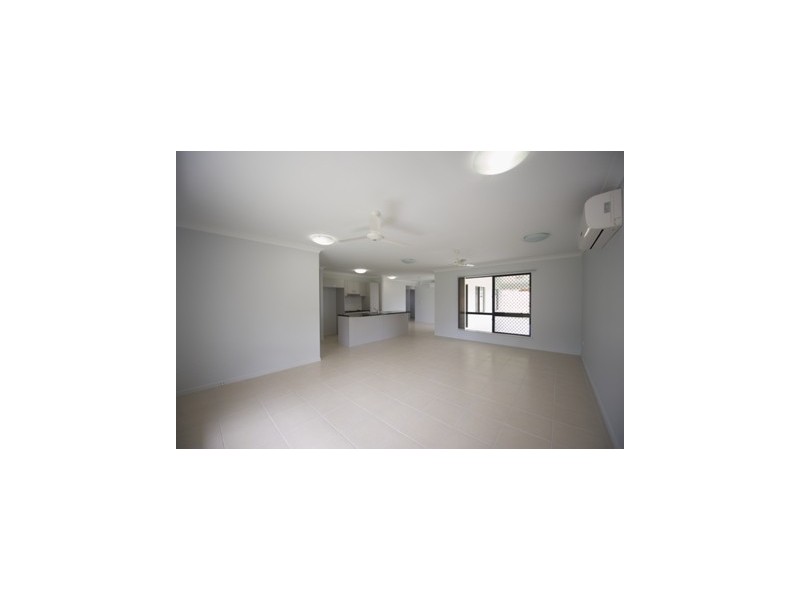 22 Currawinya Court, Bushland Beach QLD 4818