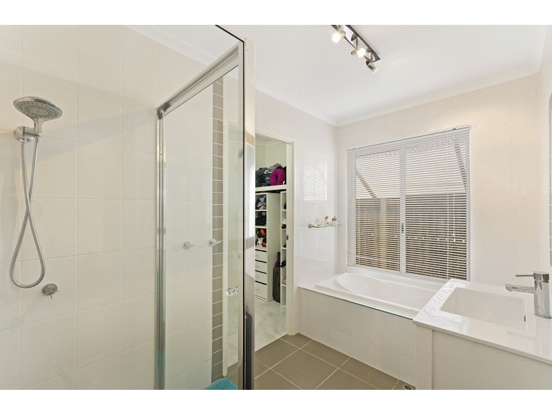 7 Ebony Court, Bushland Beach QLD 4818