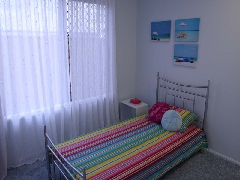 11 Hillock Crescent, Bushland Beach QLD 4818