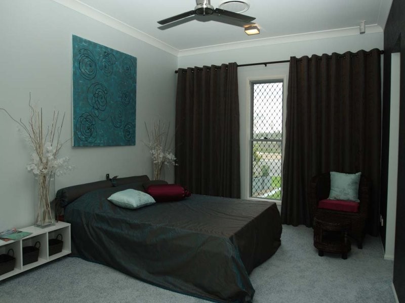 11 Hillock Crescent, Bushland Beach QLD 4818