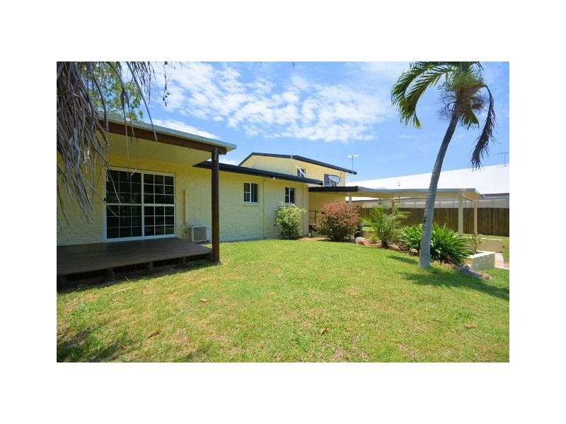 71 Marina Drive, Bushland Beach QLD 4818