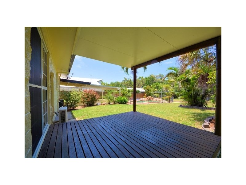 71 Marina Drive, Bushland Beach QLD 4818