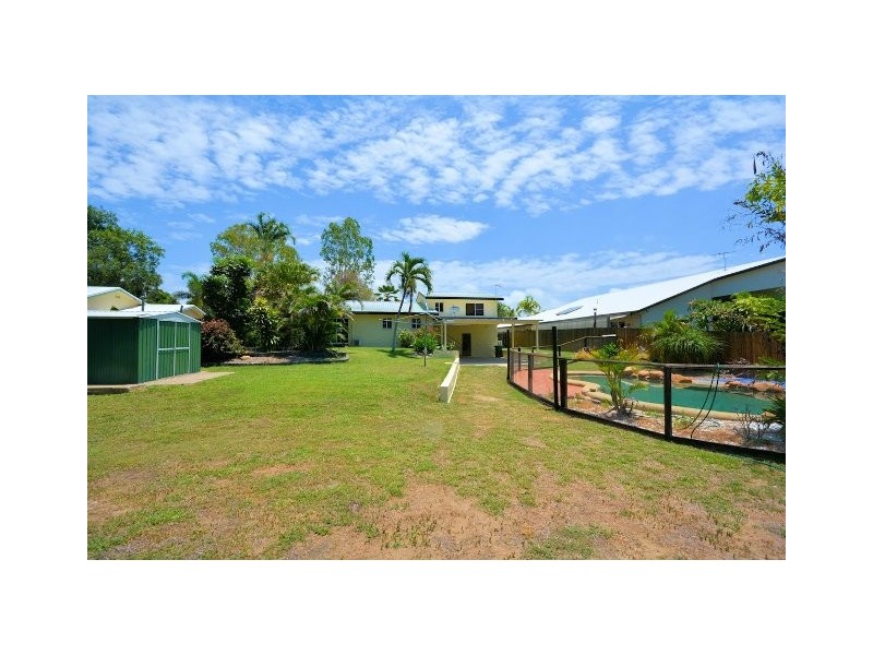 71 Marina Drive, Bushland Beach QLD 4818
