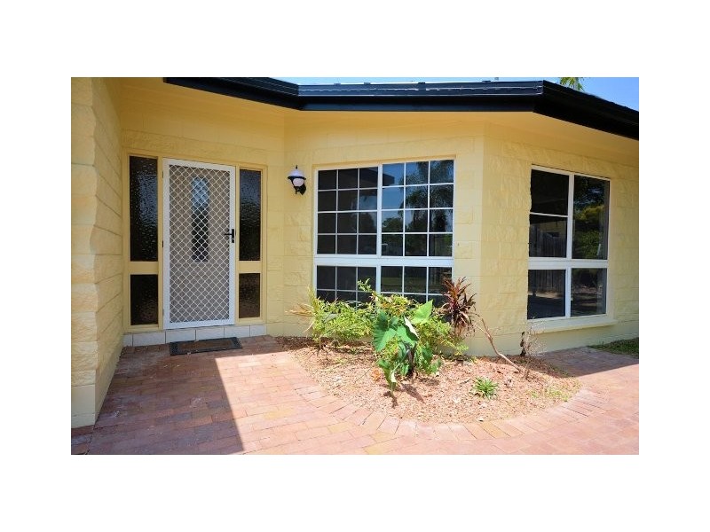 71 Marina Drive, Bushland Beach QLD 4818