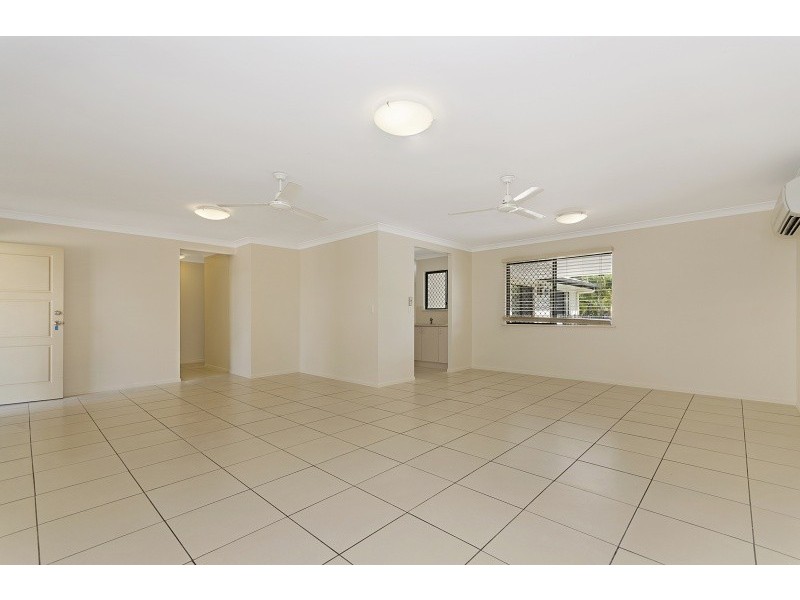 7 Minstrel Court, Bushland Beach QLD 4818