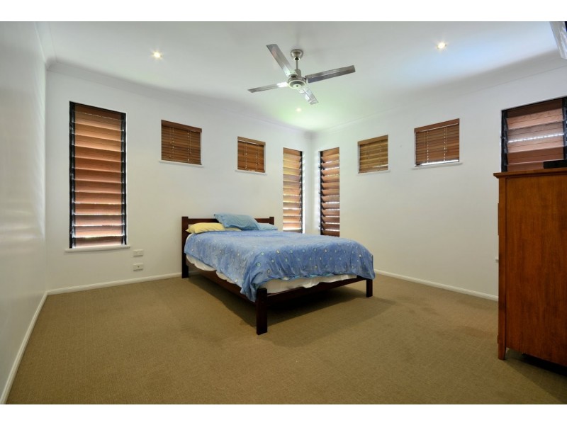 22 Greentree Circuit, Bushland Beach QLD 4818